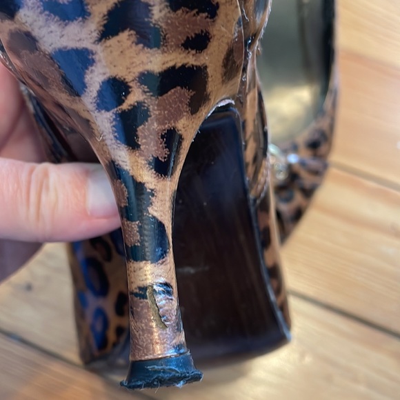Stuart Weitzman Chatup Peep Toe Heels in Cashew Leopard Size 8 M - Picture 6 of 7
